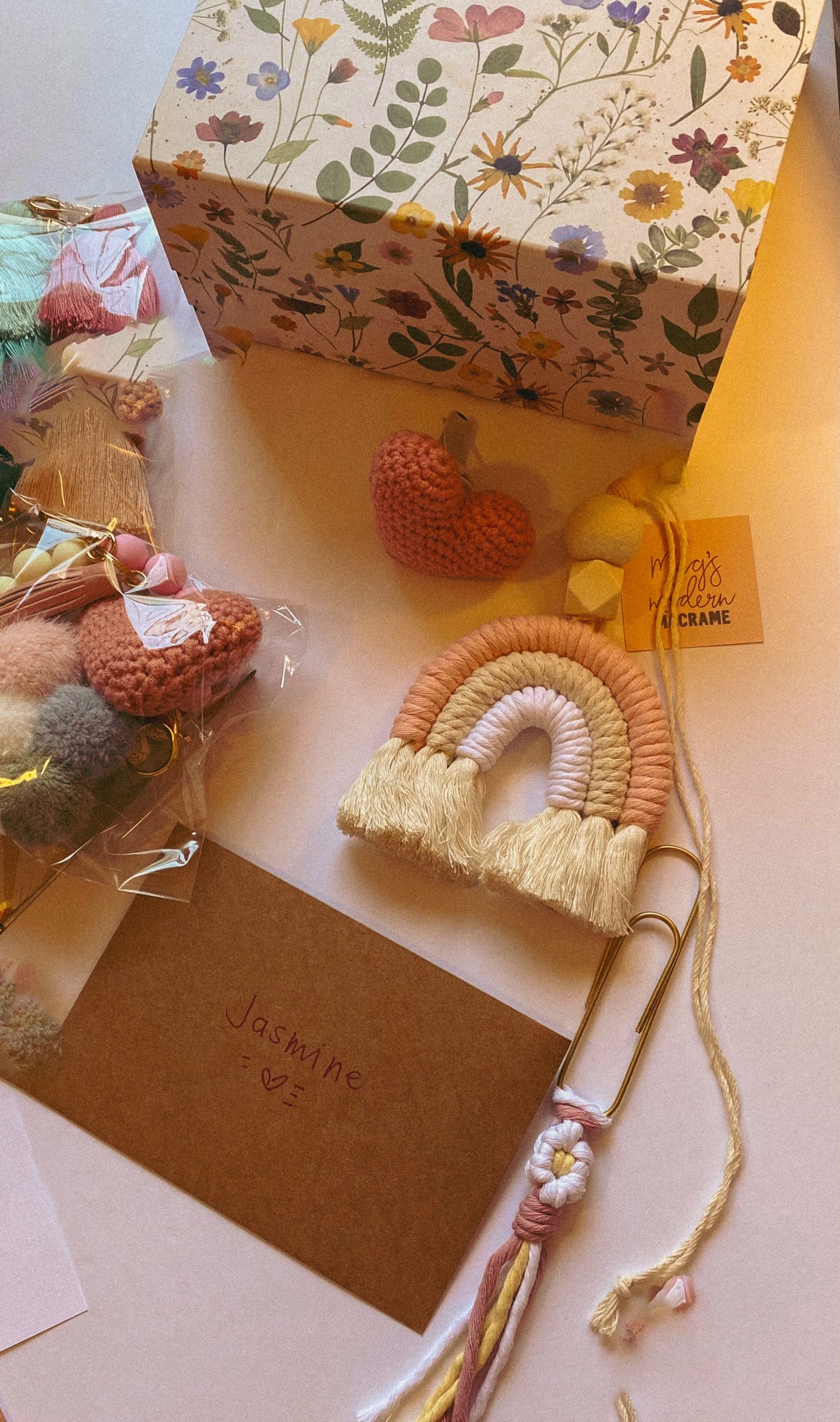 My friends are cool: Meg’s Modern Macramé